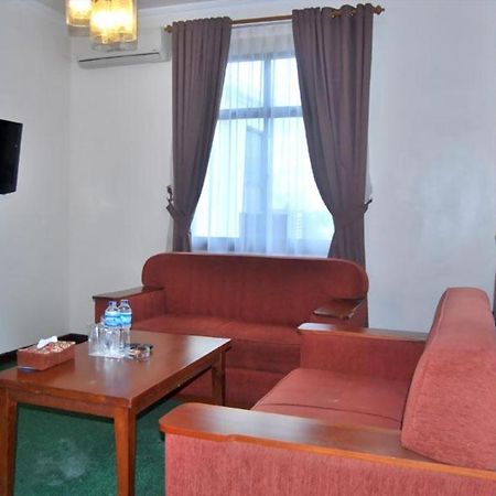 Pia Hotel Pangkalpinang Pangkalan Baru Dış mekan fotoğraf